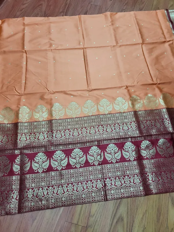 Sindhuja_Fashion_House_Woven_Banarasi_Pure_Silk_Saree_(Orange)