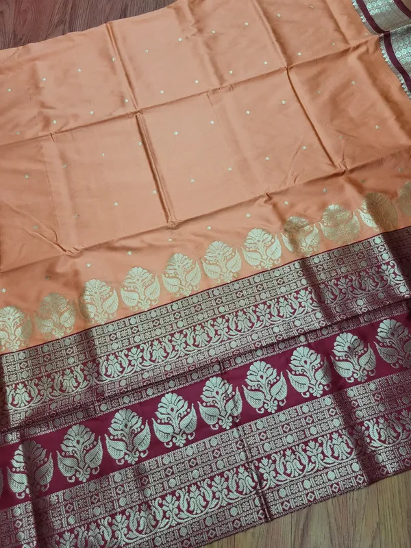 Sindhuja_Fashion_House_Woven_Banarasi_Pure_Silk_Saree_(Orange)