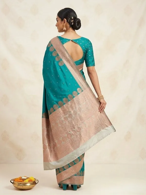 Sindhuja_Fashion_House_Woven_Banarasi_Pure_Silk_Saree_(Green)
