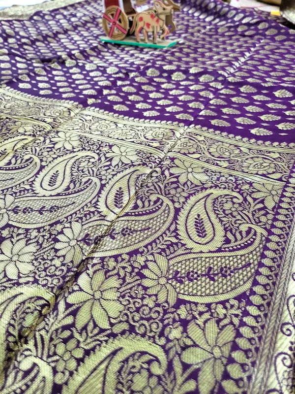 Sindhuja_Fashion_House_Woven_Banarasi_Silk_Blend_Saree_(Purple)