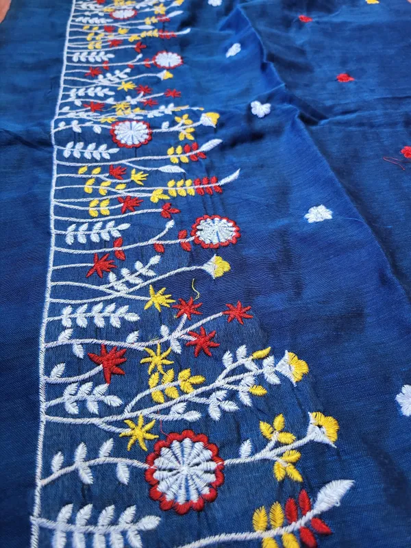 Sindhuja_Fashion_House_Embroidered_Daily_Wear_Khadi,_Pure_Cotton_Saree_(Blue)
