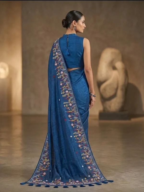 Sindhuja_Fashion_House_Embroidered_Daily_Wear_Khadi,_Pure_Cotton_Saree_(Blue)