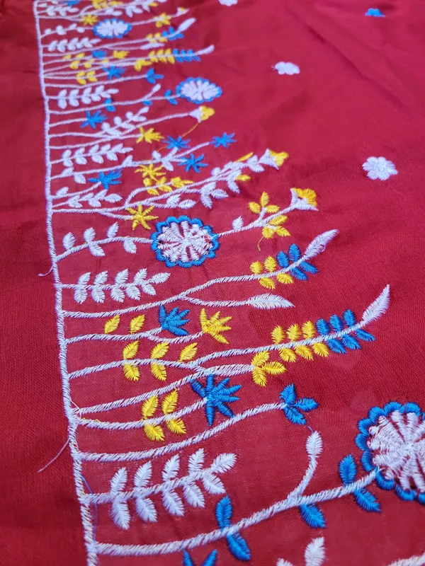 Sindhuja_Fashion_House_Embroidered,_Floral_Print,_Printed_Daily_Wear_Khadi,_Pure_Cotton_Saree_(Red)