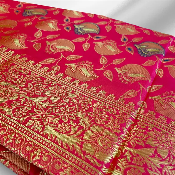 Sindhuja_Fashion_House_Woven_Banarasi_Silk_Blend_Saree_(Red)