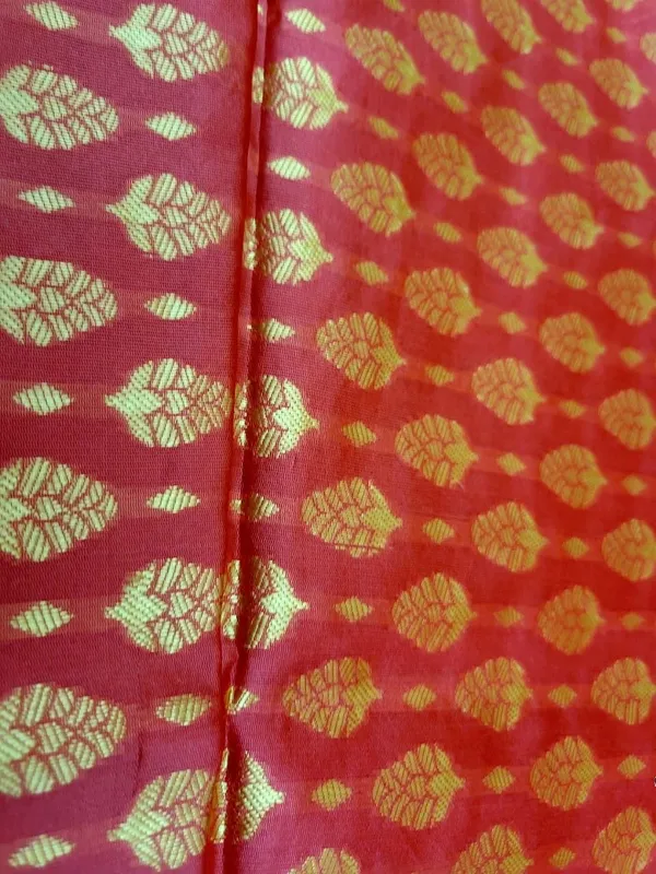 Sindhuja_Fashion_House_Paisley,_Woven_Banarasi_Silk_Blend_Saree_(Orange)
