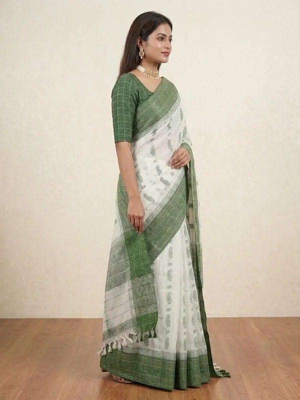 Sindhuja_Fashion_House_Striped,_Checkered,_Paisley,_Woven_Tant_Pure_Cotton_Saree_(Light_Green,_White)