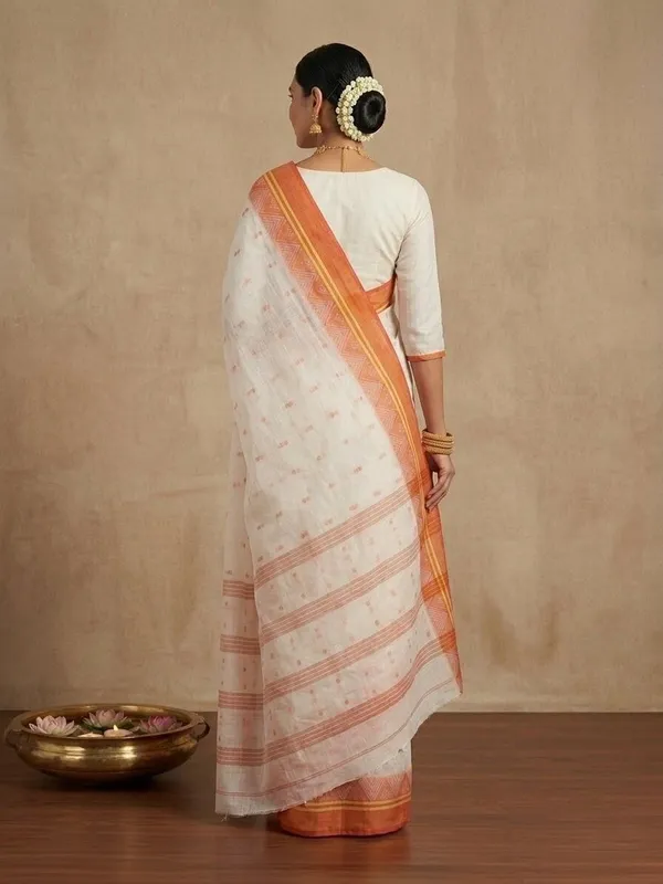 Sindhuja_Fashion_House_Temple_Border_Tant_Pure_Cotton_Saree_(Orange,_White)