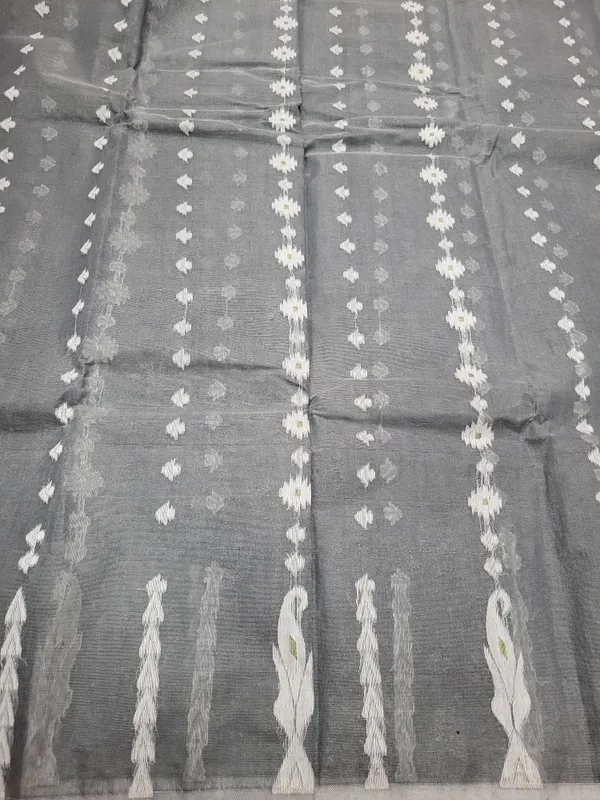 Sindhuja_Fashion_House_Woven,_Geometric_Print,_Self_Design,_Striped_Jamdani_Cotton_Blend_Saree_(Grey,_White)