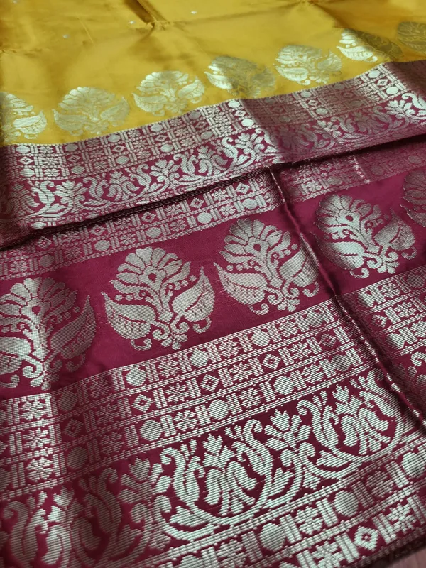 Sindhuja_Fashion_House_Woven_Banarasi_Cotton_Silk,_Pure_Silk_Saree_(Yellow,_Red)