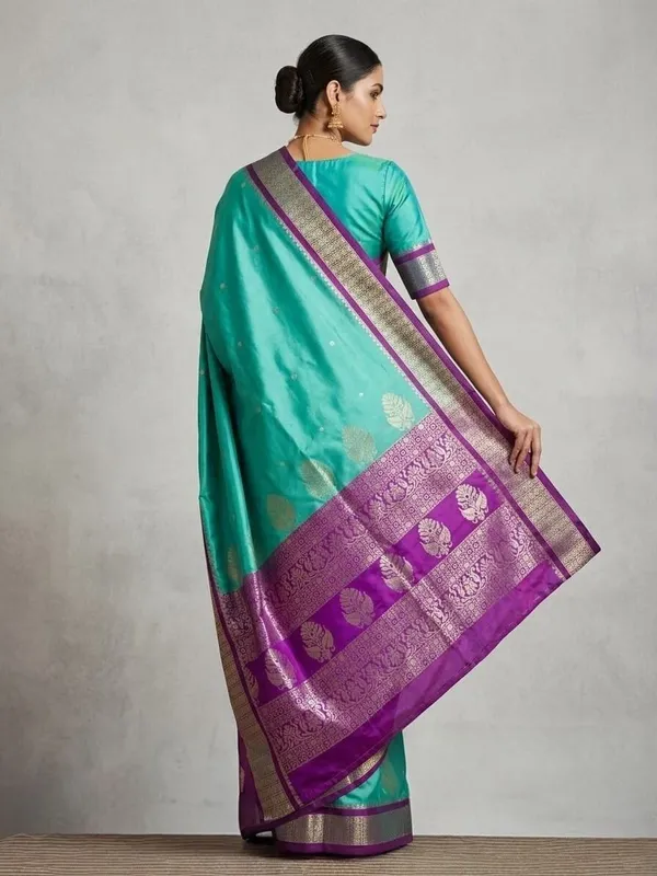 Sindhuja_Fashion_House_Woven_Banarasi_Pure_Silk,_Cotton_Silk_Saree_(Light_Green,_Purple)