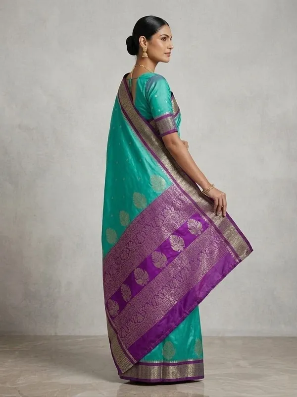 Sindhuja_Fashion_House_Woven_Banarasi_Pure_Silk,_Cotton_Silk_Saree_(Light_Green,_Purple)