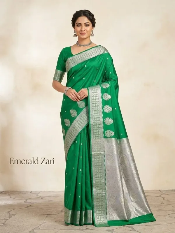 Sindhuja_Fashion_House_Woven,_Self_Design,_Temple_Border_Banarasi_Pure_Silk,_Silk_Blend_Saree_(Green,_Silver)