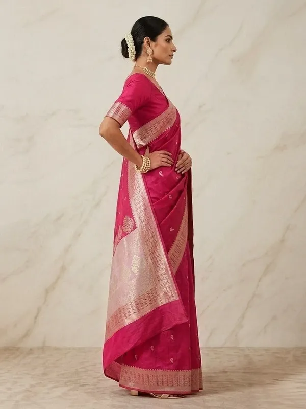 Sindhuja_Fashion_House_Woven,_Self_Design,_Paisley_Banarasi_Pure_Silk,_Silk_Blend_Saree_(Pink,_White)