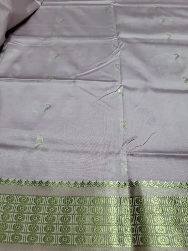 Sindhuja_Fashion_House_Woven,_Self_Design,_Paisley_Banarasi_Pure_Silk,_Silk_Blend_Saree_(Pink,_White)