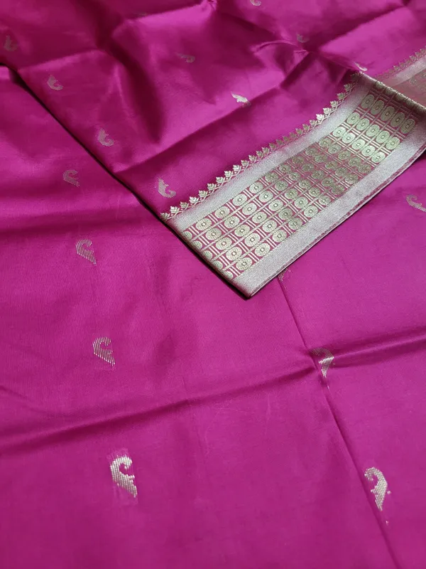 Sindhuja_Fashion_House_Woven,_Self_Design,_Paisley_Banarasi_Pure_Silk,_Silk_Blend_Saree_(Pink,_White)