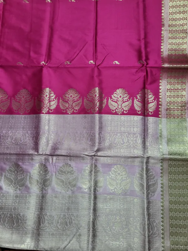 Sindhuja_Fashion_House_Woven,_Self_Design,_Paisley_Banarasi_Pure_Silk,_Silk_Blend_Saree_(Pink,_White)