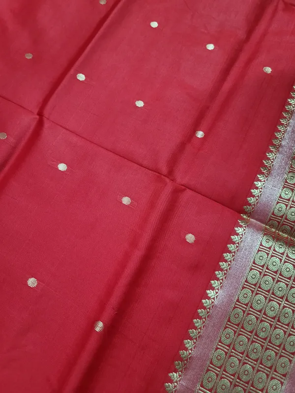 Sindhuja_Fashion_House_Woven,_Geometric_Print,_Floral_Print_Banarasi_Silk_Blend,_Pure_Silk_Saree_(Red,_White)
