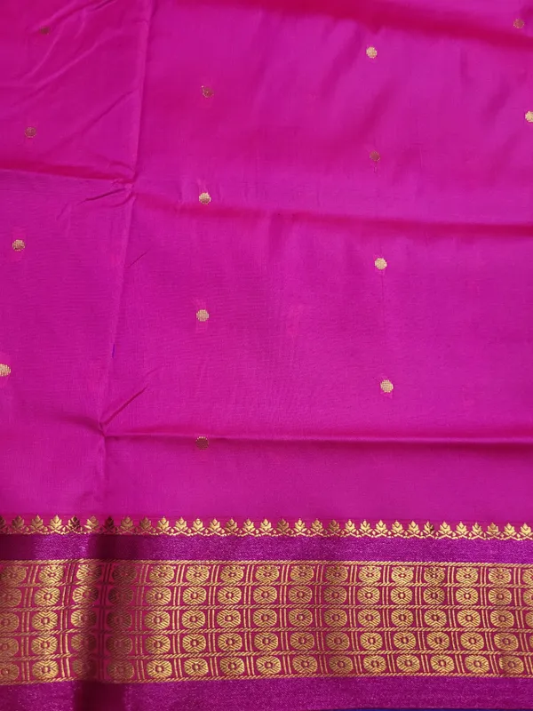 Sindhuja_Fashion_House_Woven_Banarasi_Pure_Silk,_Silk_Blend_Saree_(Blue,_Pink)