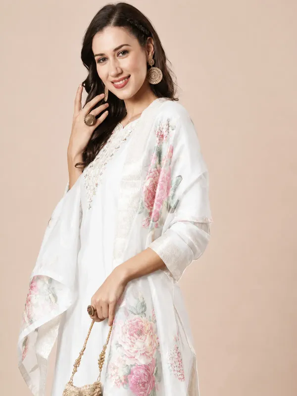 White_Rayon_Slub_Straight_Kurta_Set_For_Women