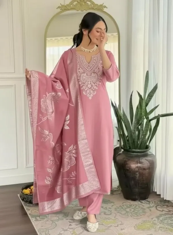 Pink_Rayon_Slub_Embroidered_Kurta_Set_For_Women