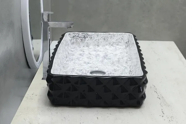HISRE_Designer_Glossy_Finish_Table_Top_Wash_Basin_Vessel_Sink_with_Slim_Rim_Vessel_Sinks_For_Bathrooms_(24_x_14_x_4.5_Inch)_(Style-_1)_Counter_Top_(Black)