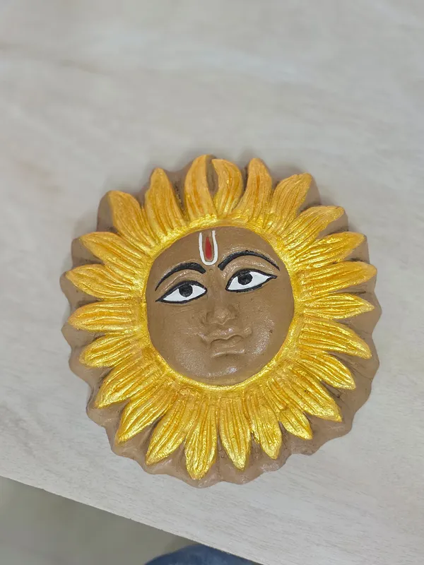 Cow_Dung_Traditional_Golden_Sun_Face_Wall_Hanging