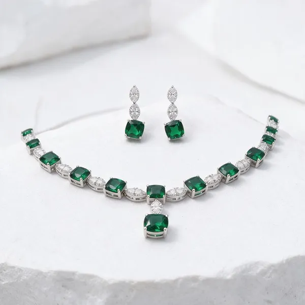 Green_Alloy_Stone_Pendant_Necklace_And_Earrings_Set_For_Women