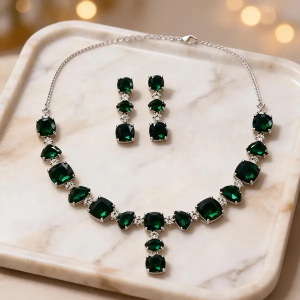 Emerald_Green_American_Diamond_Graduated_Stone_Necklace_Set_For_Women