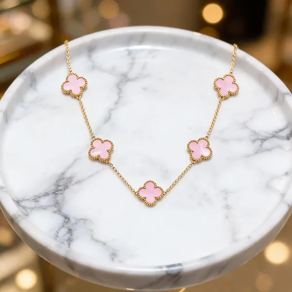 Gold_And_Pink_Alloy_Clover_Motif_Necklace_For_Women