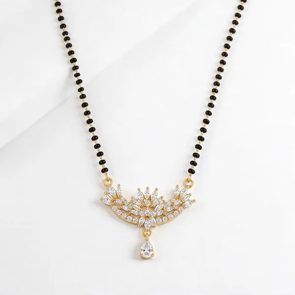 Gold_Black_Floral_Stone_Mangalsutra_Necklace_For_Women