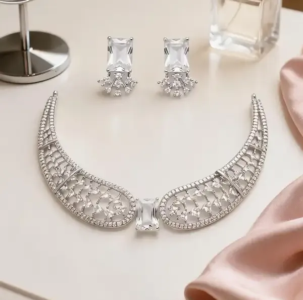 Silver_Alloy_Crystal_Stone_Necklace_And_Earrings_Set_For_Women