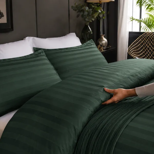 Deep_Forest_Green_Cotton_Bed_Sheet_Set_For_Bedroom
