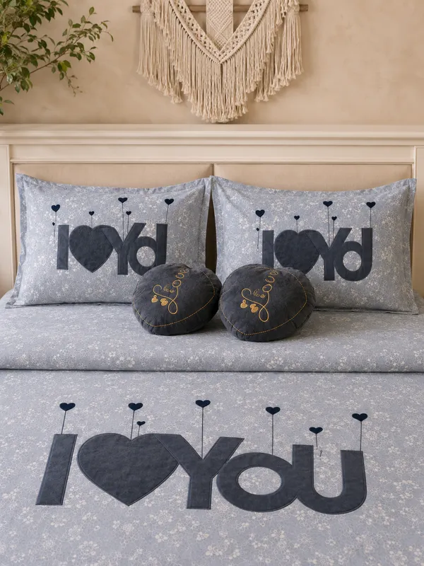 Grey_Cotton_5-Piece_Bedding_Set_For_Bedroom