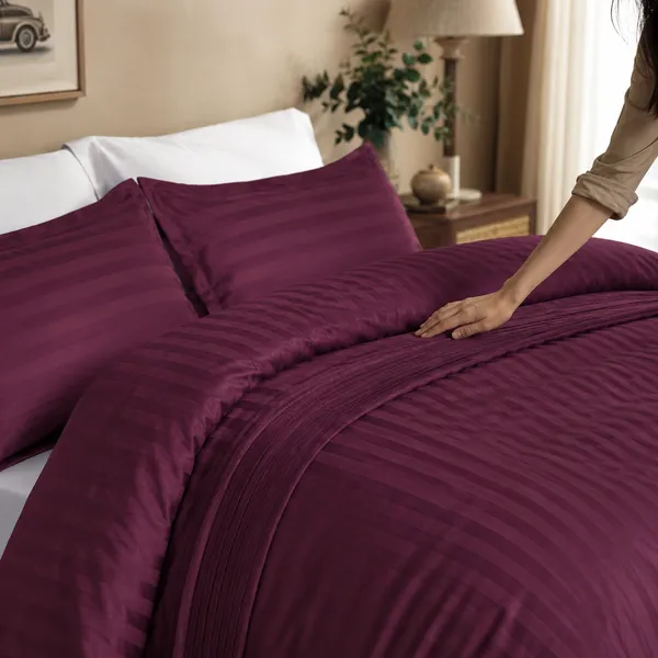 Wine_Plum_Cotton_Bed_Sheet_Set_For_Bedroom