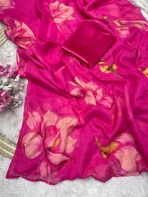 Pink_Floral_Chiffon_Saree