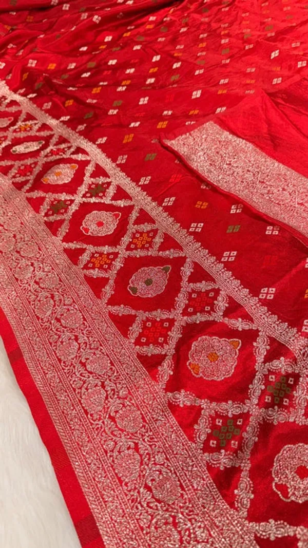 Red_Buti_Satin_Banarasi_Saree