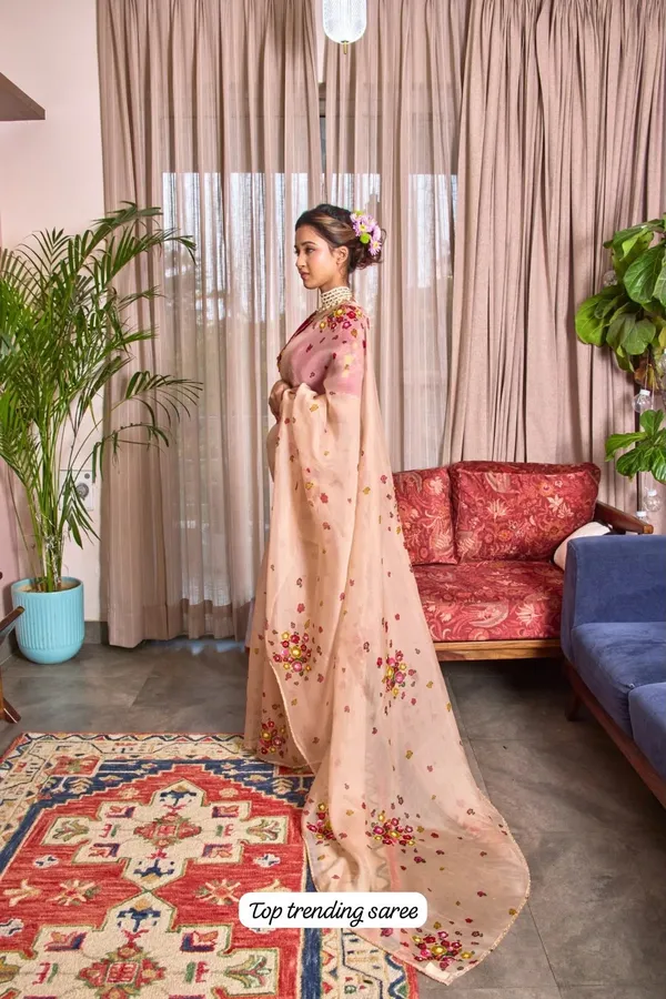 Peach_Mini_Flower_Chiffon_Saree
