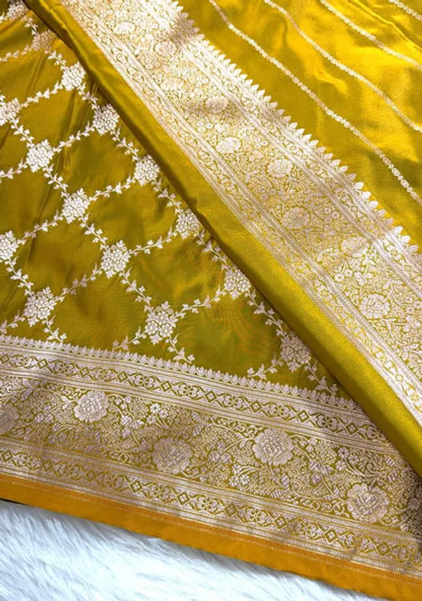 Mehendi_Green_Mashru_Banarasi_Saree
