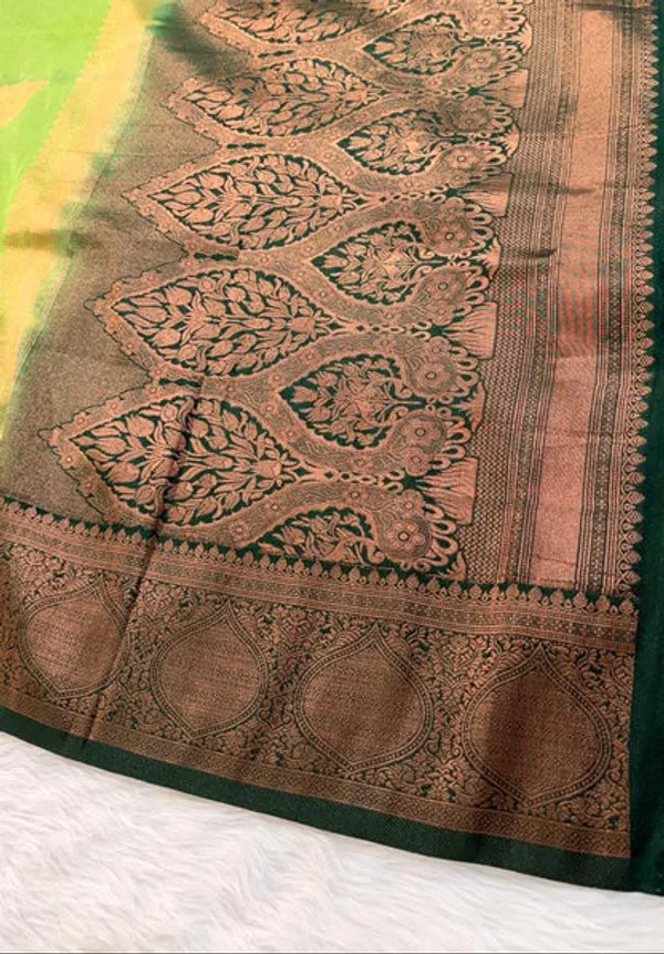 Green_Floral_Semisilk_Banarasi_Saree