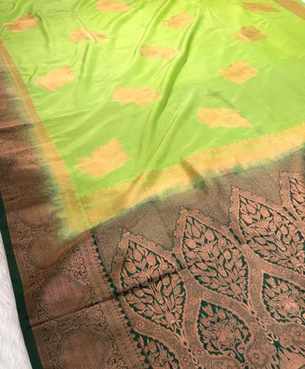 Green_Floral_Semisilk_Banarasi_Saree