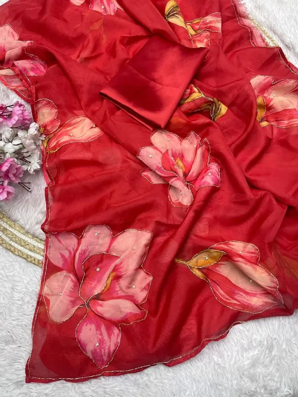 Red_Floral_Chiffon_Saree