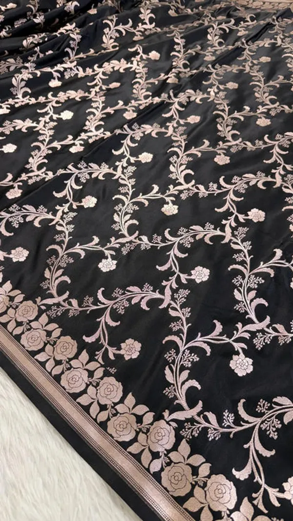 Black_Mashru_Banarasi_Saree