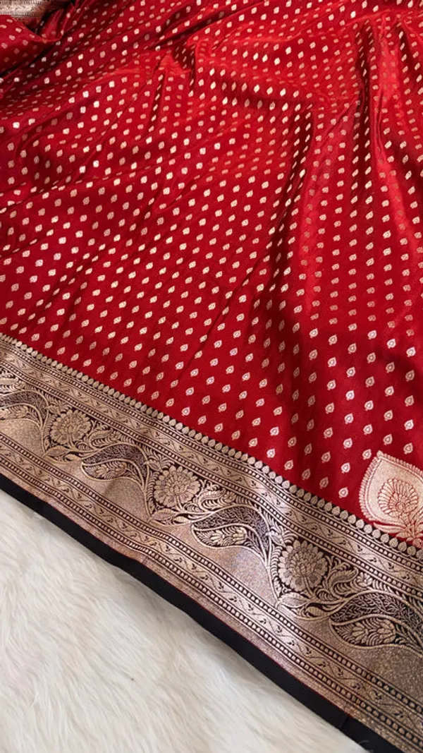 Red_Black_Katan_Banarasi_Saree