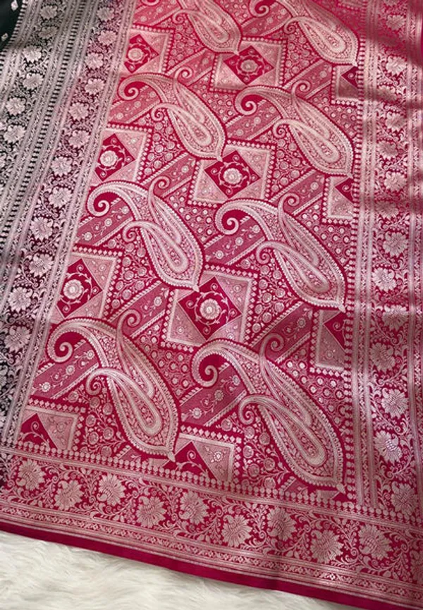 Black_Banarasi_Mashru_Silk_Saree