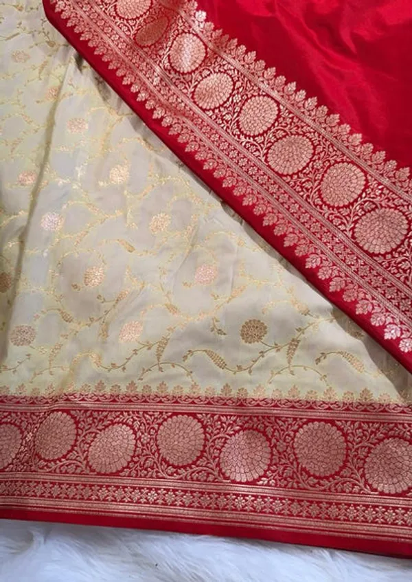 White_Red_Border_Katan_Silk_Banarasi_Saree
