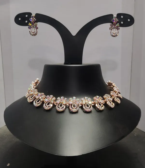 Gold_Tone_Floral_Necklace_And_Earrings_Set_for_Women