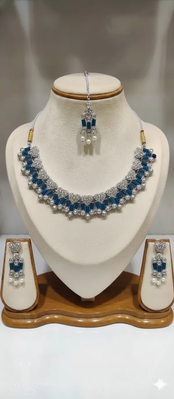 Blue_Traditional_Necklace_Set_With_Maang_Tikka_for_Women