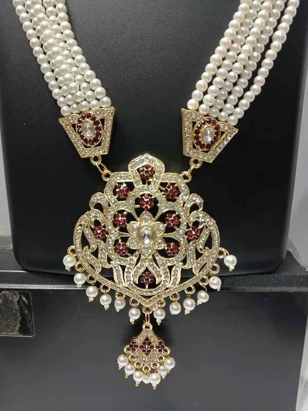 Gold_Tone_Traditional_Pearl_Bridal_Jewellery_Set_for_Women