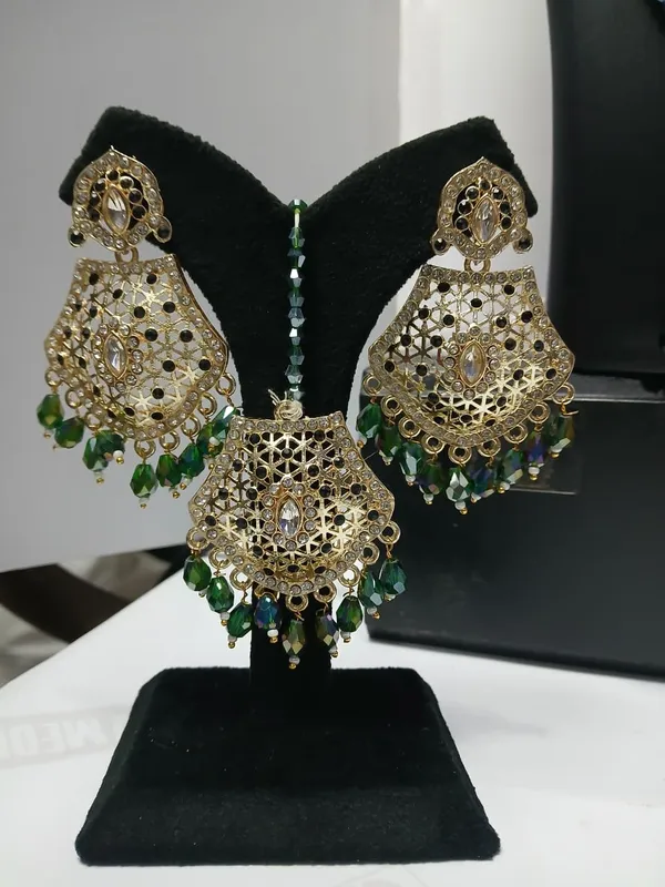 Green_Beaded_Gold_Tone_Necklace_Set_for_Women