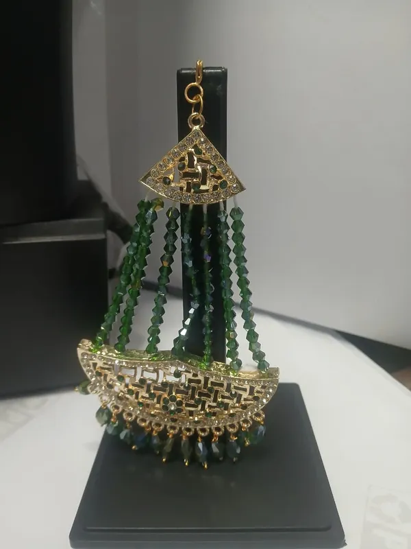 Gold_Tone_Kundan_Green_Beaded_Necklace_Set_For_Women